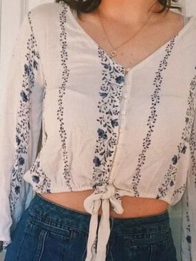 American Eagle outfitters Tie front Top medium (READ)